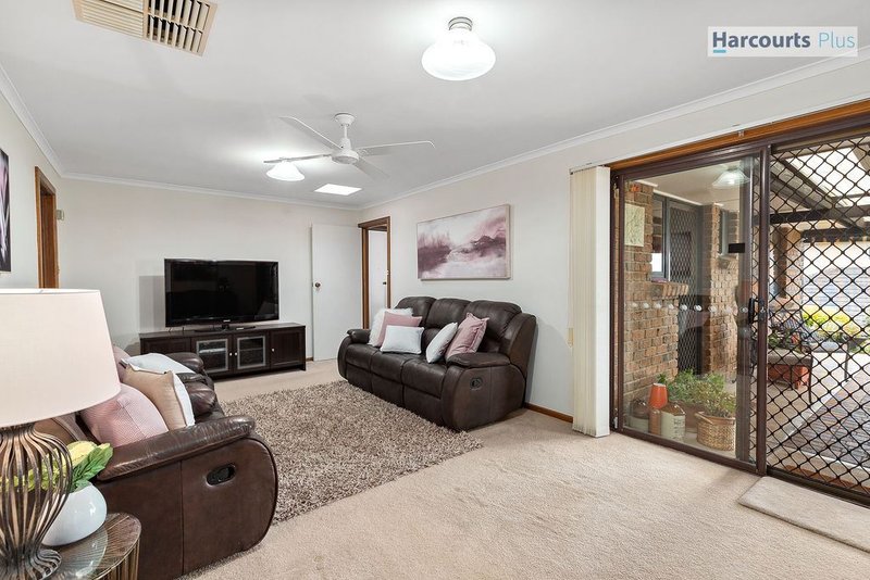 Photo - 10 Mema Court, Hallett Cove SA 5158 - Image 12