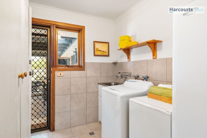 Photo - 10 Mema Court, Hallett Cove SA 5158 - Image 19