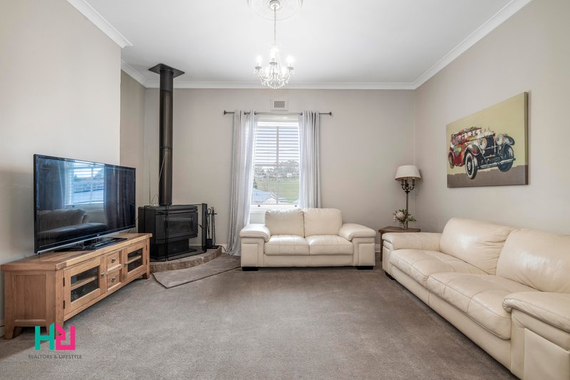 Photo - 10 Mena Place, Lithgow NSW 2790 - Image 3