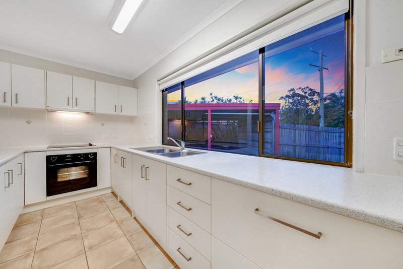 Photo - 10 Mendip Street, Rochedale South QLD 4123 - Image 3