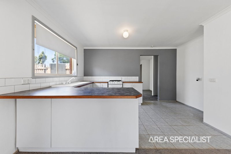 Photo - 10 Meredith Close, Narre Warren South VIC 3805 - Image 5