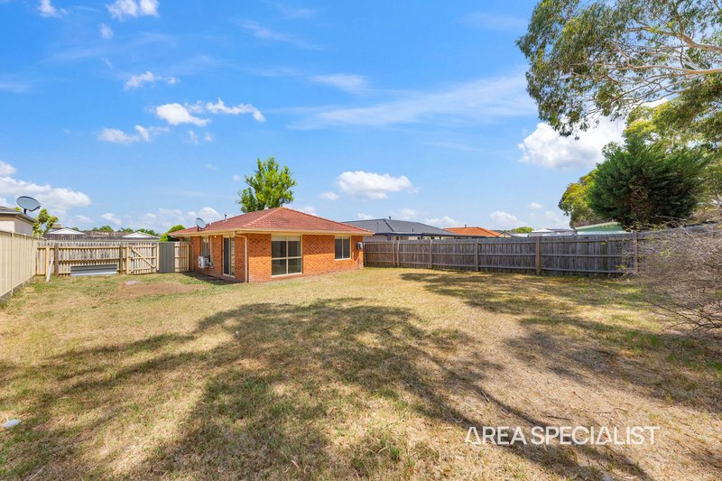 Photo - 10 Meredith Close, Narre Warren South VIC 3805 - Image 9