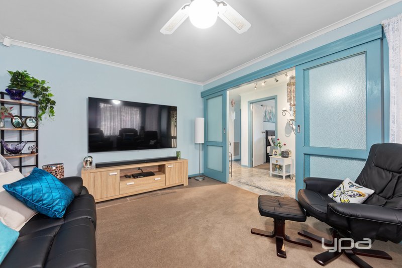 Photo - 10 Meredith Street, Kings Park VIC 3021 - Image 5