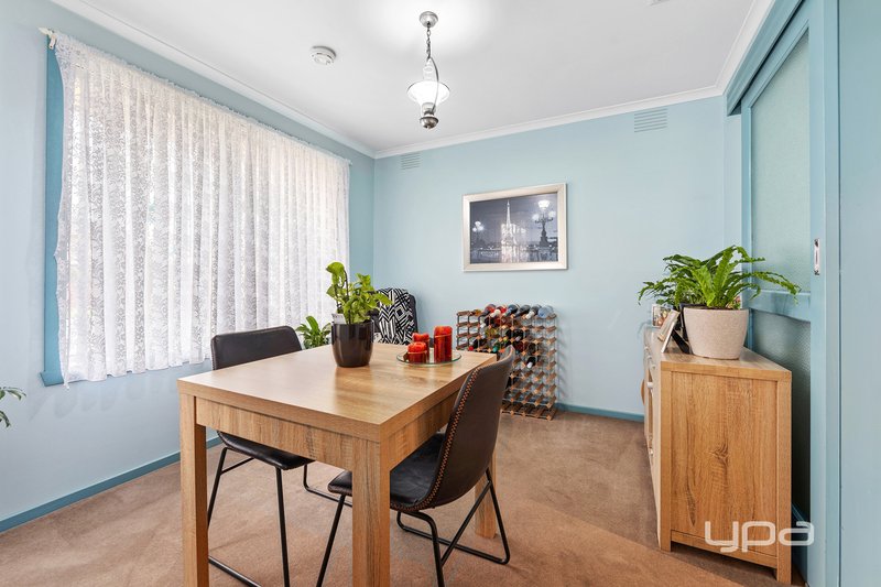 Photo - 10 Meredith Street, Kings Park VIC 3021 - Image 6