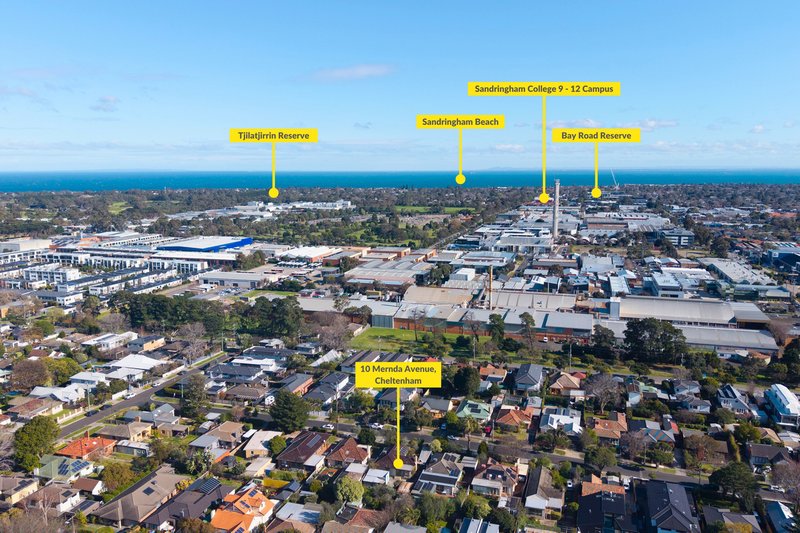 Photo - 10 Mernda Avenue, Cheltenham VIC 3192 - Image 15