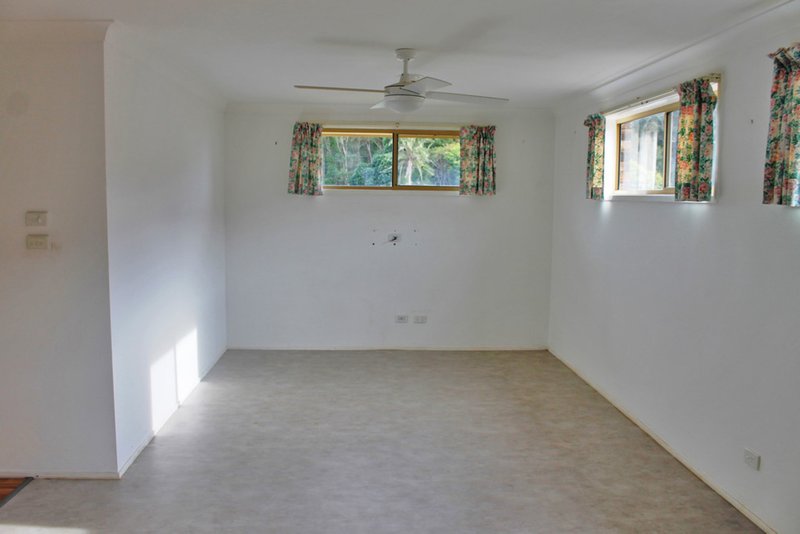 Photo - 10 Miala Street, Lake Cathie NSW 2445 - Image 5