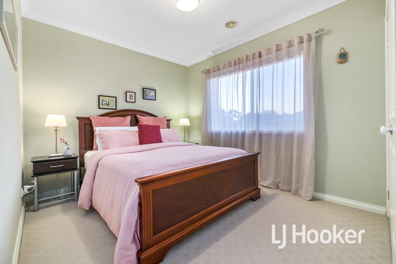 Photo - 10 Michigan Grange, Pakenham VIC 3810 - Image 14