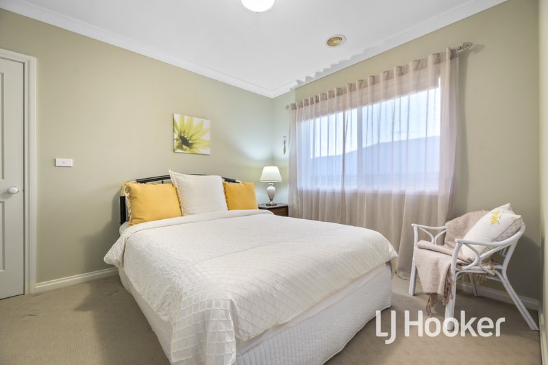 Photo - 10 Michigan Grange, Pakenham VIC 3810 - Image 16