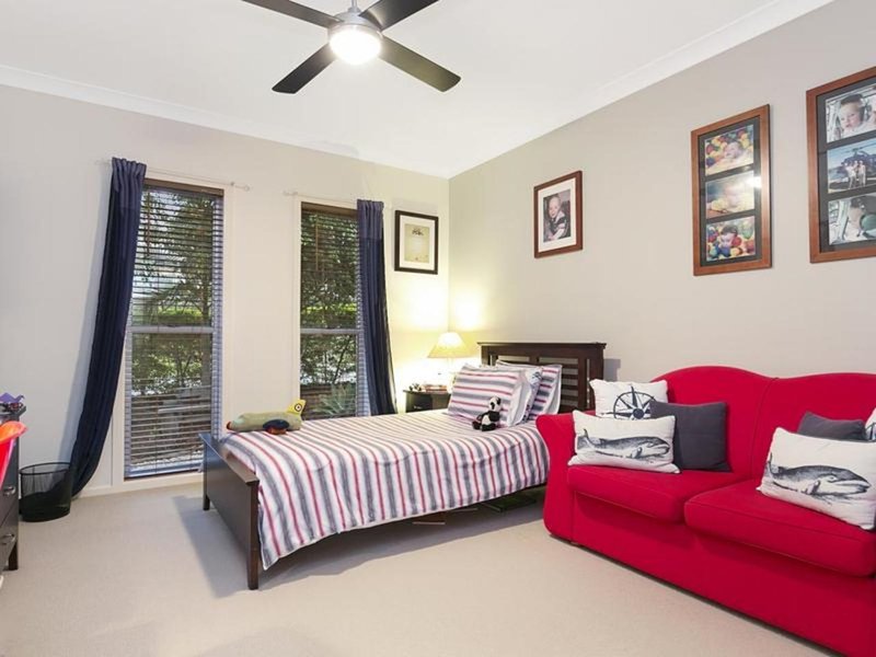 Photo - 10 Mickelson Street, North Lakes QLD 4509 - Image 13