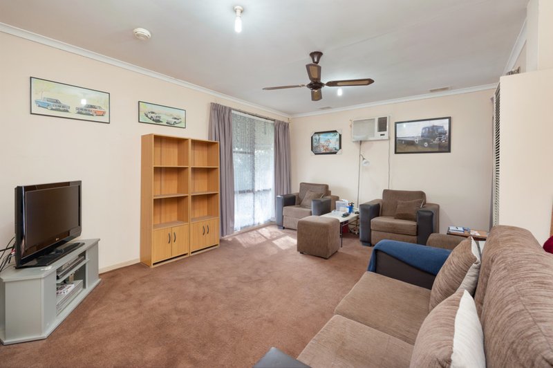 Photo - 10 Midas Court, Meadow Heights VIC 3048 - Image 4