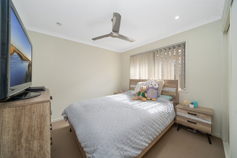 Photo - 10 Miers Crescent, Murrumba Downs QLD 4503 - Image 8