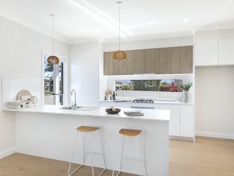 Photo - 10 Miller Street, Oak Flats NSW 2529 - Image 2