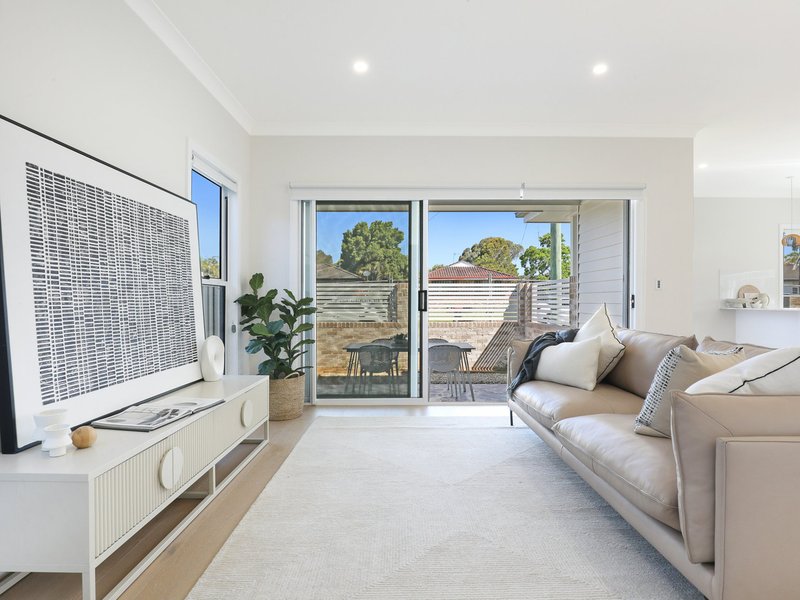 Photo - 10 Miller Street, Oak Flats NSW 2529 - Image 5
