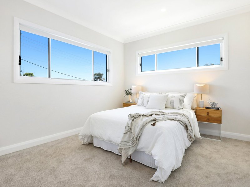 Photo - 10 Miller Street, Oak Flats NSW 2529 - Image 11