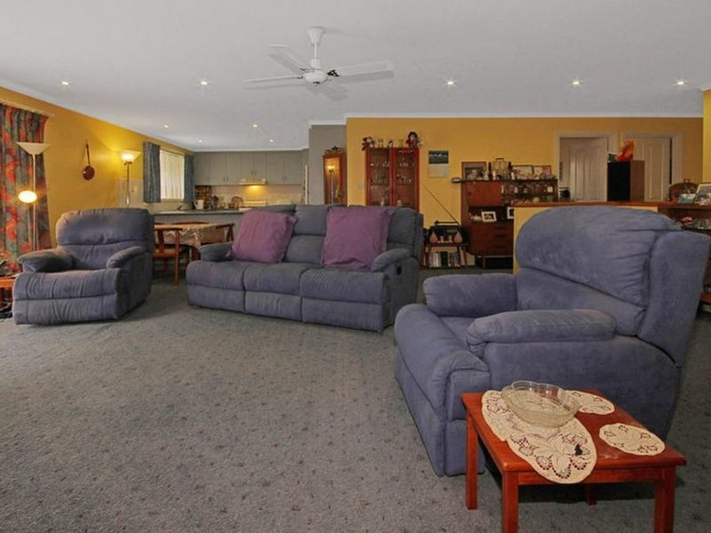 Photo - 10 Mimosa Place, Malua Bay NSW 2536 - Image 5