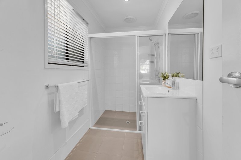 Photo - 10 Mingaletta Drive, Ashmore QLD 4214 - Image 17