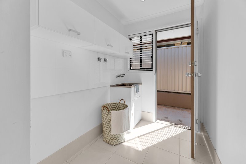 Photo - 10 Mingaletta Drive, Ashmore QLD 4214 - Image 21