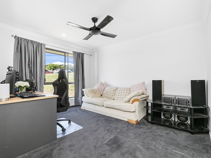 Photo - 10 Ministerial Ct , Jones Hill QLD 4570 - Image 9