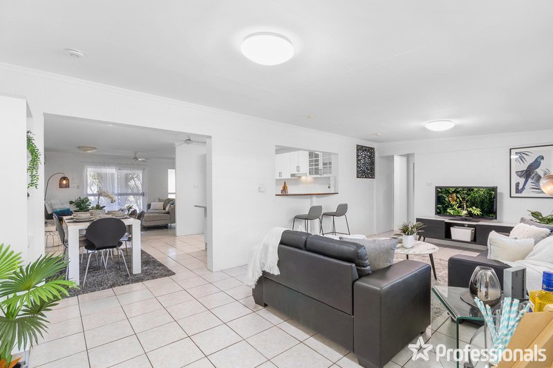 Photo - 10 Mintaro Crescent, Woree QLD 4868 - Image 5