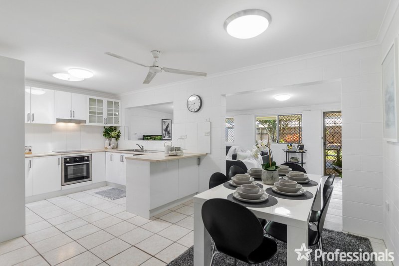 Photo - 10 Mintaro Crescent, Woree QLD 4868 - Image 17