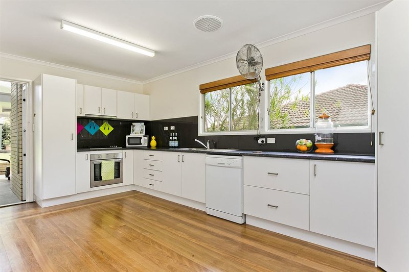 Photo - 10 Minto Cres , Arana Hills QLD 4054 - Image 3