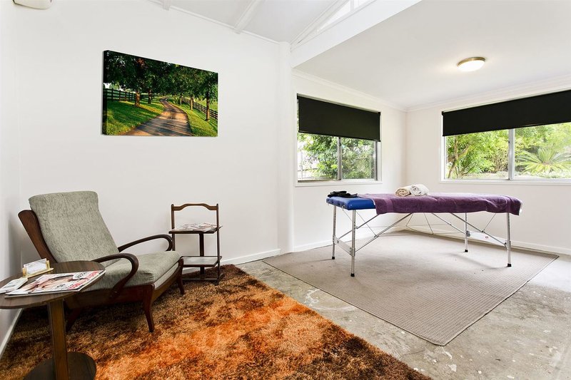 Photo - 10 Minto Cres , Arana Hills QLD 4054 - Image 7