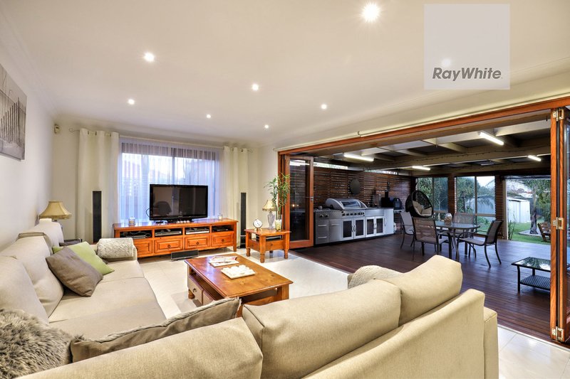 Photo - 10 Moffat Court, Greenvale VIC 3059 - Image 12