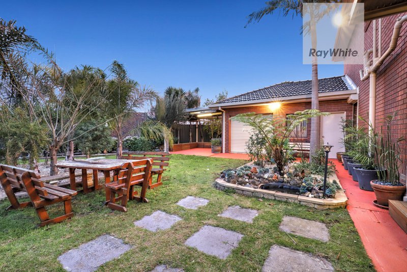 Photo - 10 Moffat Court, Greenvale VIC 3059 - Image 19