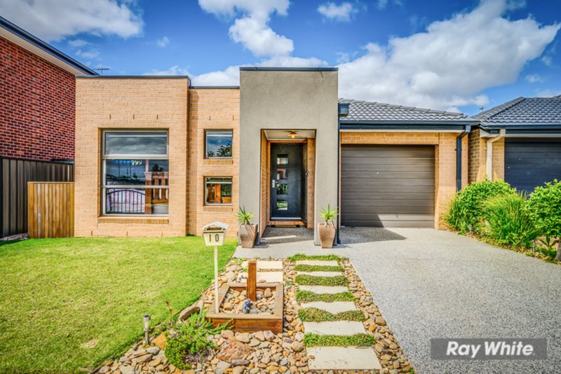 Photo - 10 Monet Drive, Truganina VIC 3029 - Image 2