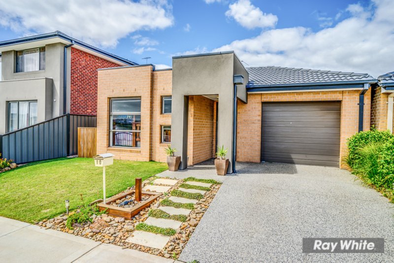 Photo - 10 Monet Drive, Truganina VIC 3029 - Image 3