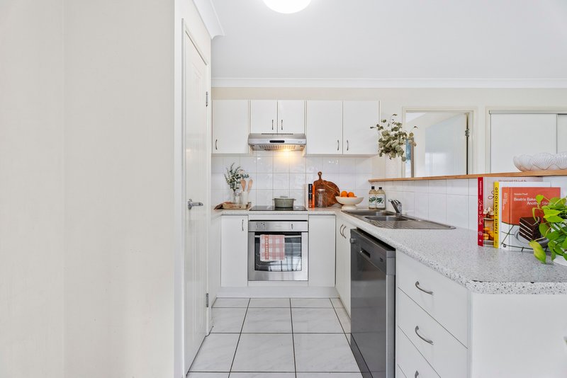 Photo - 10 Monivae Circuit, Eagleby QLD 4207 - Image 6