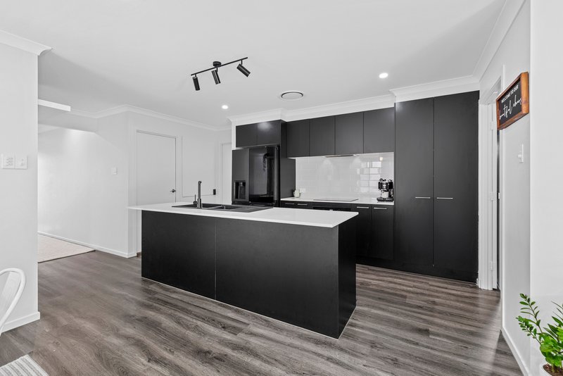 Photo - 10 Monkira Street, Morayfield QLD 4506 - Image 4