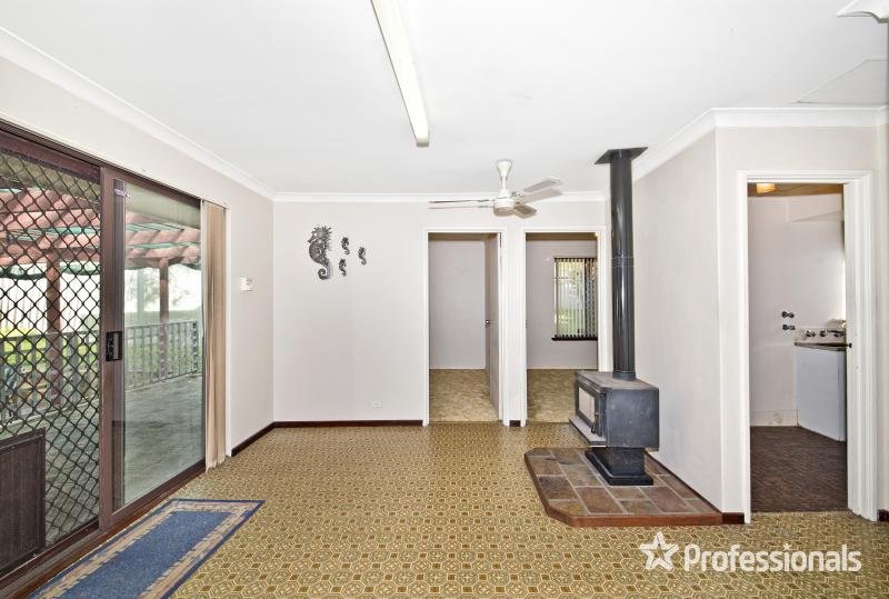 Photo - 10 Monkton Way, Warnbro WA 6169 - Image 5