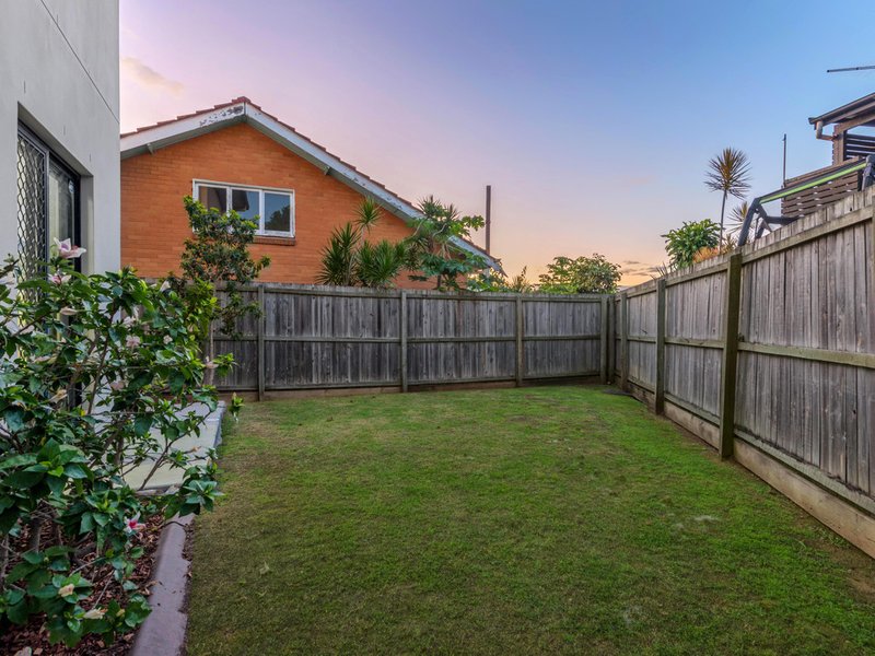 Photo - 10 Monserrat Street, Chermside QLD 4032 - Image 18