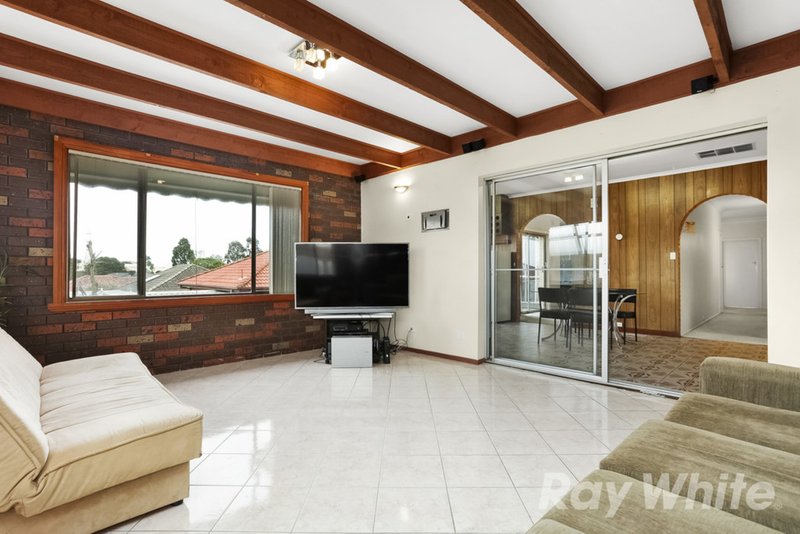 Photo - 10 Montana Avenue, Mulgrave VIC 3170 - Image 5