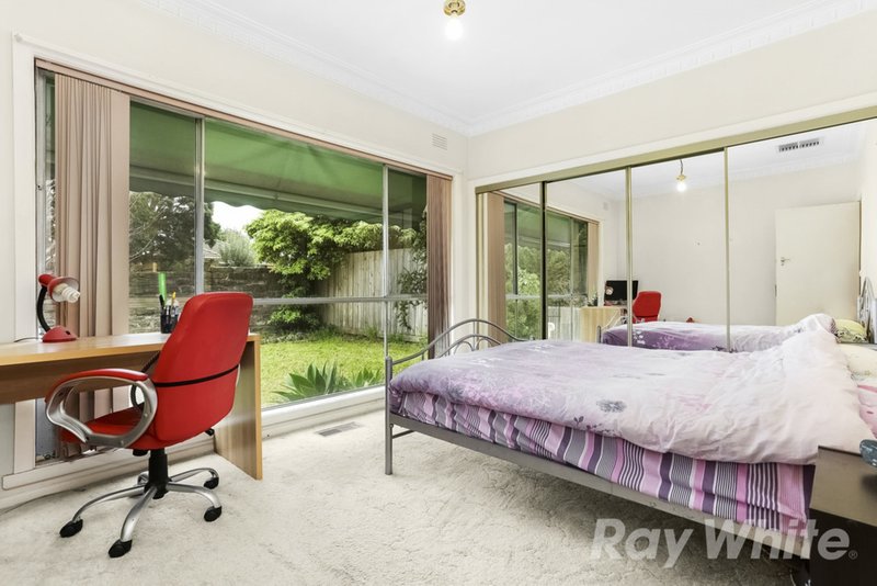 Photo - 10 Montana Avenue, Mulgrave VIC 3170 - Image 7