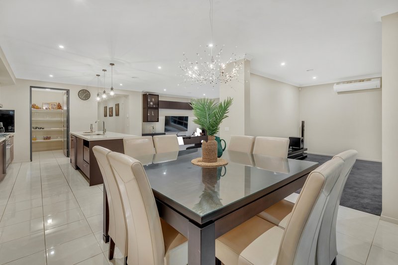 Photo - 10 Montpellier Crescent, Craigieburn VIC 3064 - Image 7