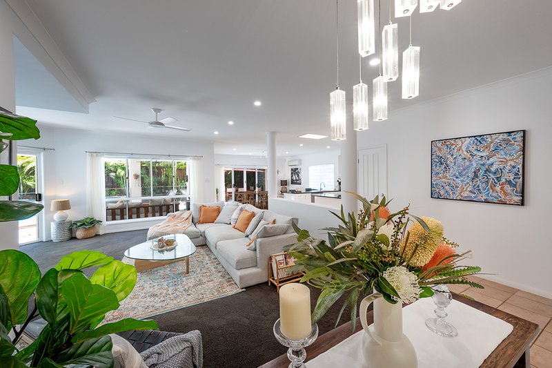 Photo - 10 Moonbeam Crescent, Castaways Beach QLD 4567 - Image 3