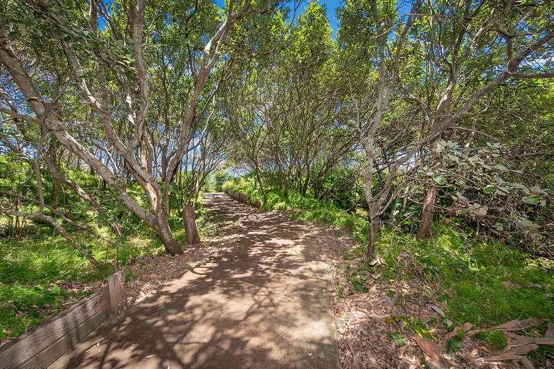 Photo - 10 Moonbeam Crescent, Castaways Beach QLD 4567 - Image 18