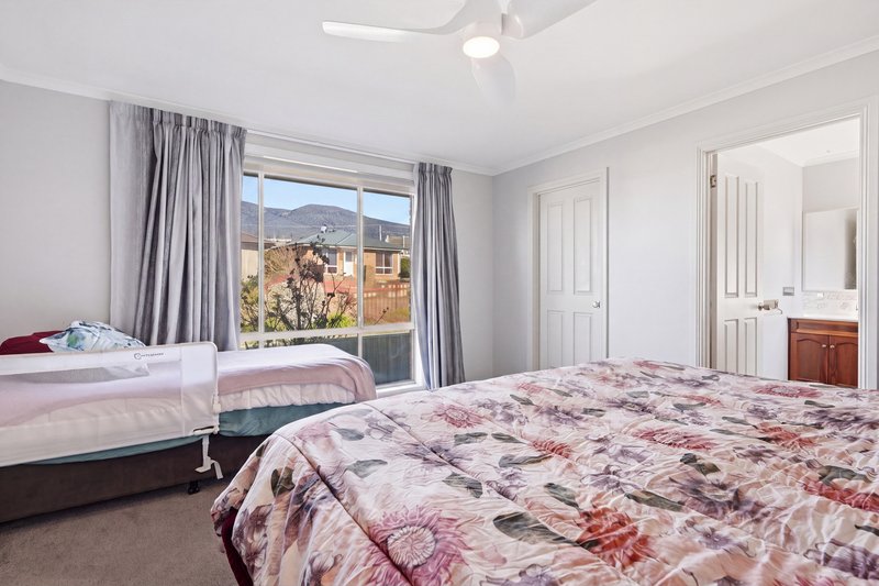 Photo - 10 Moore Park Drive, Glenorchy TAS 7010 - Image 17