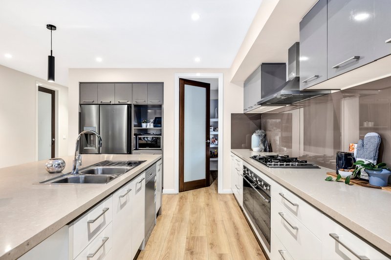 Photo - 10 Morack Road, Vermont VIC 3133 - Image 2