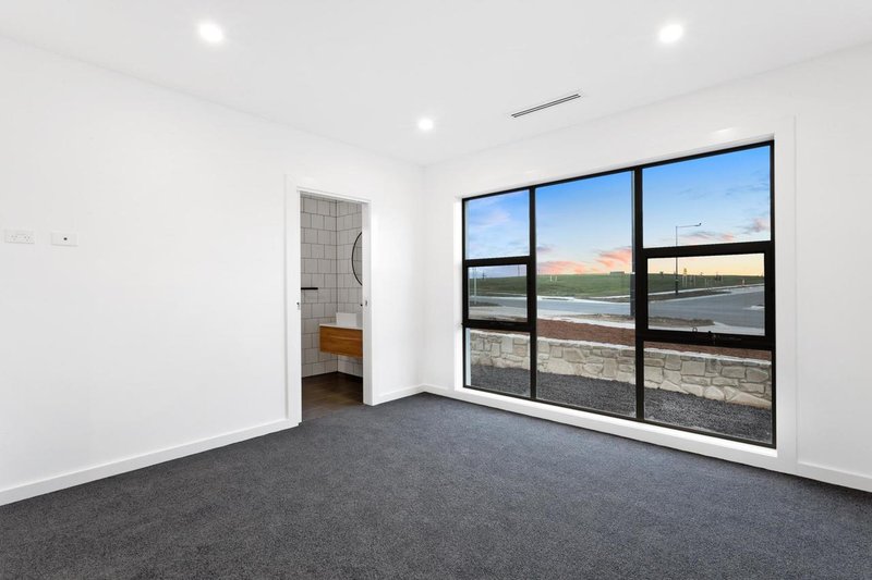 Photo - 10 Morath Street, Taylor ACT 2913 - Image 15