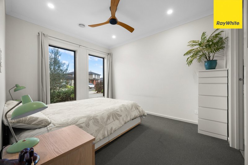 Photo - 10 Moroka Avenue, Weir Views VIC 3338 - Image 2