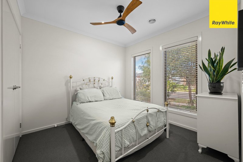 Photo - 10 Moroka Avenue, Weir Views VIC 3338 - Image 5