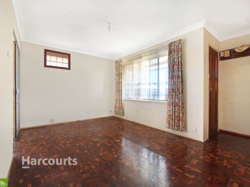 Photo - 10 Morse Avenue, Kanahooka NSW 2530 - Image 2