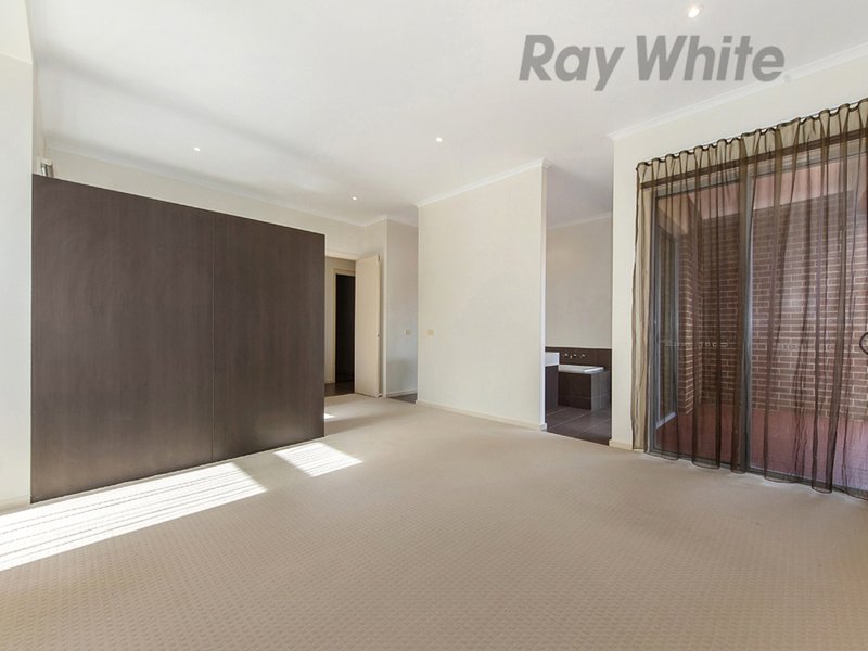 Photo - 10 Mosman Grove, Taylors Hill VIC 3037 - Image 2