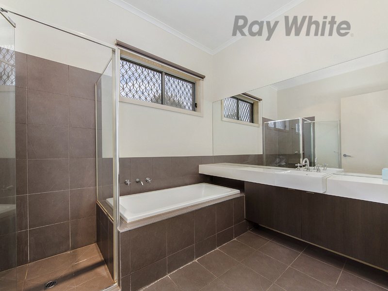 Photo - 10 Mosman Grove, Taylors Hill VIC 3037 - Image 9