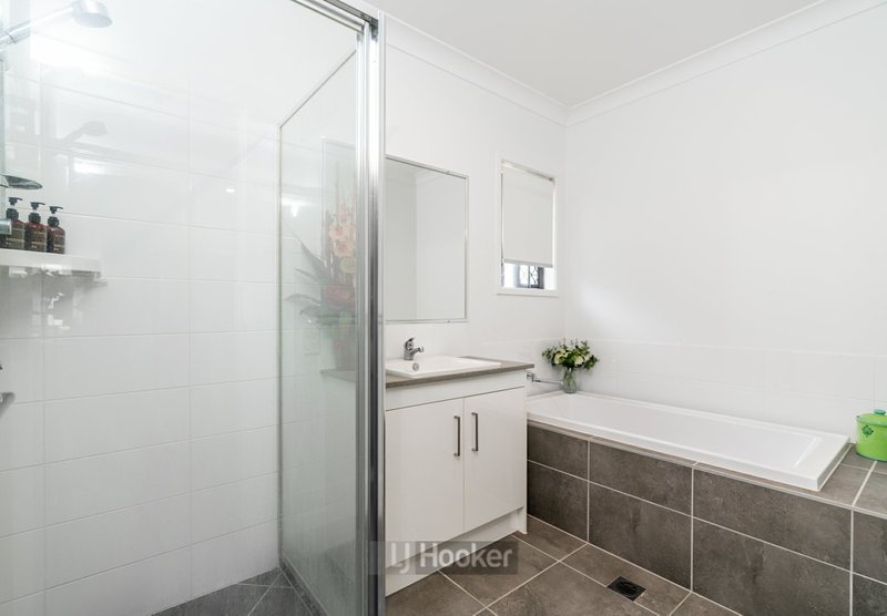 Photo - 10 Mount Glorious Street, Park Ridge QLD 4125 - Image 9