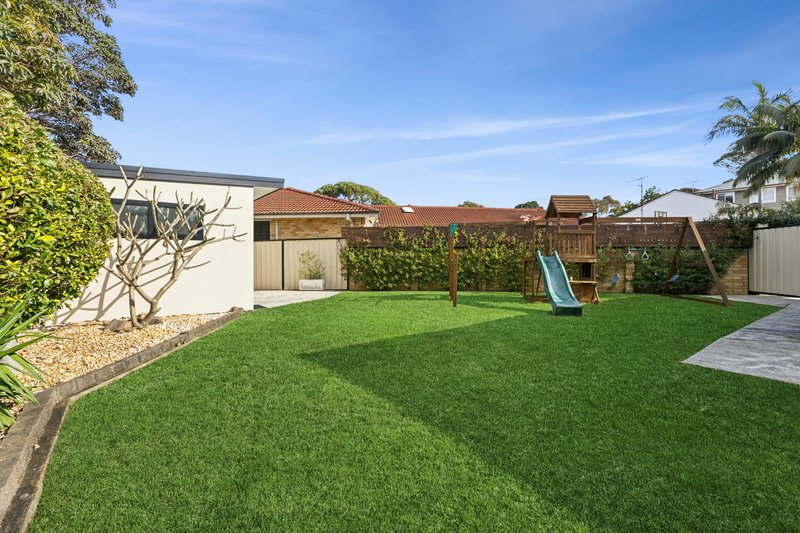 Photo - 10 Mundara Place, Narraweena NSW 2099 - Image 2