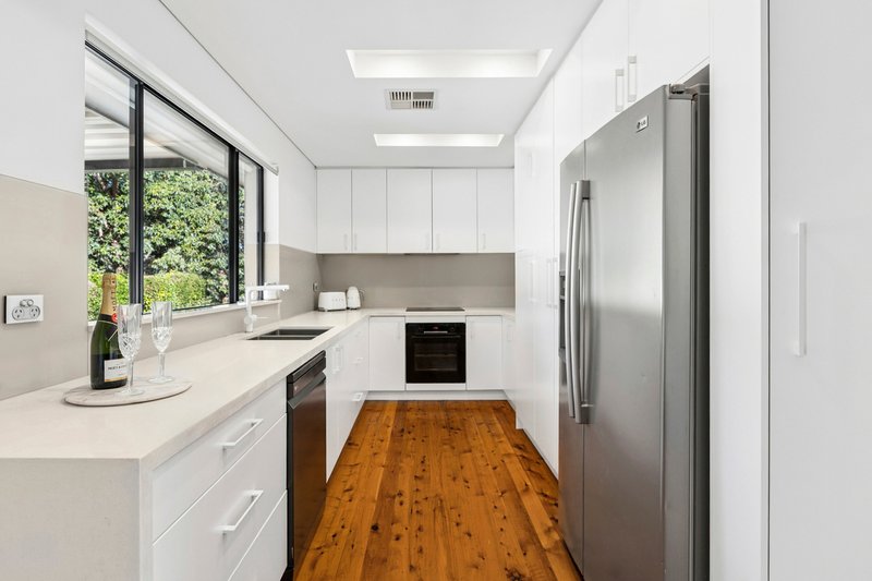 Photo - 10 Mundara Place, Narraweena NSW 2099 - Image 4